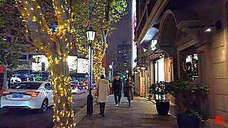 Strolling in Shanghai – Christmas Eve in Xintiandi