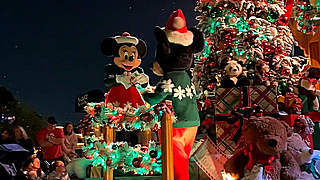A Christmas Fantasy Parade – Anaheim, California, US