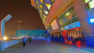 Night Walk in Shanghai – Hongkou Football Stadium