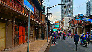 Walk in Shanghai Old Town – Jiangyin Street