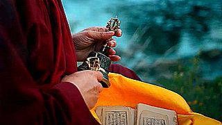 Karmapa Chenno – Tibetan Song by Tara