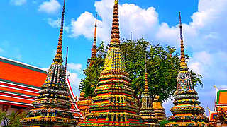 Walk around Bangkok – Wat Pho & Wat Arun Buddhist Temples