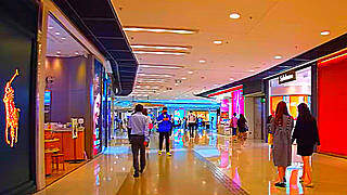 Walk in Hong Kong – IFC Mall