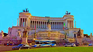 Walk in Rome – Trevi Fountain to Piazza Venezia