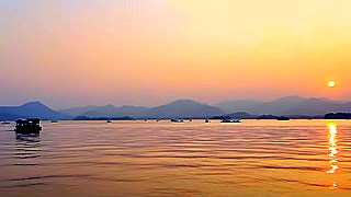 Walk in Hangzhou – The West Lake