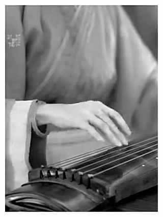 Heaven and Earth Slowly – Guqin